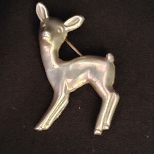 VINTAGE DEER  BROOCH STAMPED MEXICO SILVER FAWN LAPEL PIN
